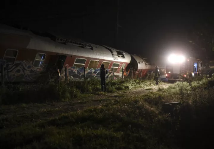 El conductor del tren está gravemente herido. FOTO/AP
