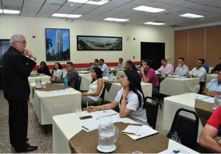 Las clases se impartirán en la sede del ICIC después de las horas laborales.