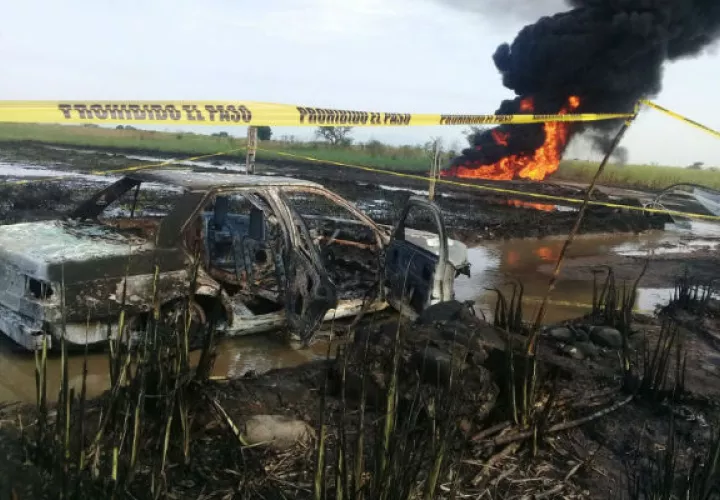 Recientemente hubo un enfrentamiento entre ladrones de combustible y la policía. FOTO/EFE
