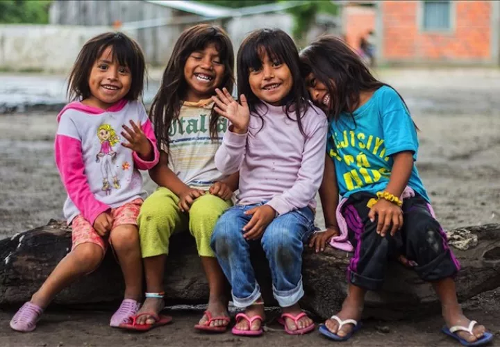 Más de 666,000 niños y niñas corren el riesgo de no vivir en una familia. FOTO/EFE