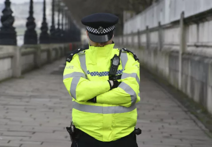 La policía metropolitana de Londres trabajará con los colegios para educar sobre las consecuencias de llevar armas.