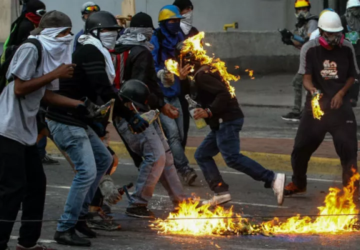 Violentas protestas en diversas ciudades venezolanas. FOTO/EFE