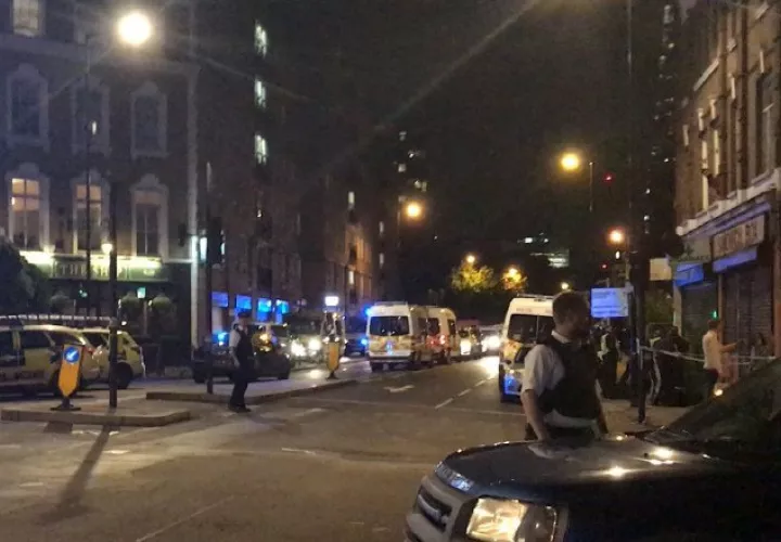 Policías vigilan el puente de Londres. /Foto AP
