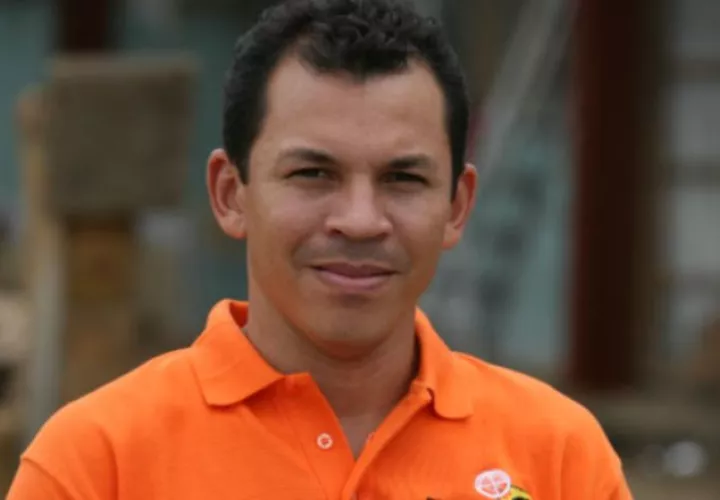 ¡Ayúdenlo!