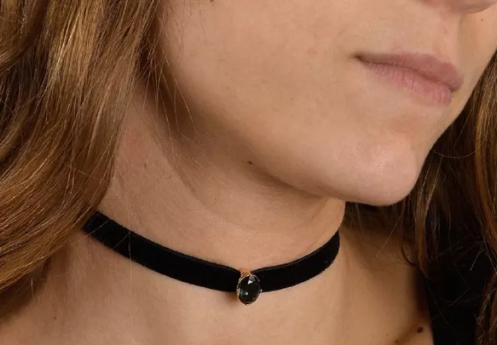 Hay 'chokers' de cuero, tela, terciopelo, plástico... /Foto Archivo