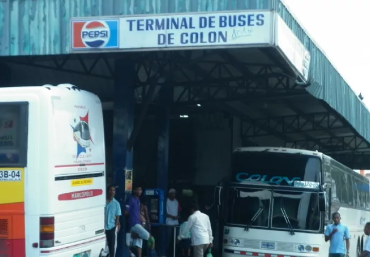 La vieja estructura  de la terminal actual tiene un fuerte deterioro. /Foto Diómedes Sánchez.