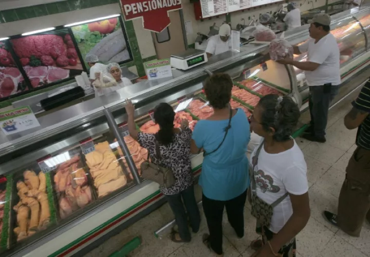 Desde el 7 de julio de 2014 comenzó a regir el Control de Precios y desde entonces ha sido prorrogado cada 6 meses  por el Ejecutivo. Archivo.
