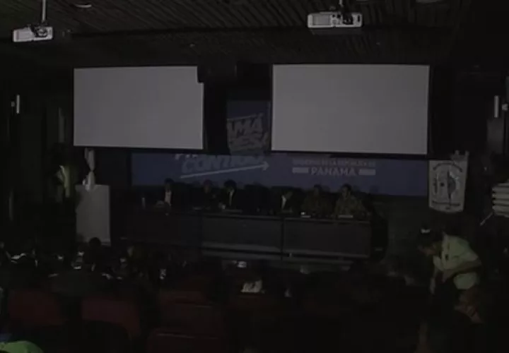 La Presidencia quedó a oscuras en medio de una conferencia del Minseg / Redes.