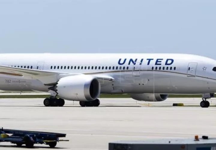 Boeing 737 de United Airlines. FOTO/EFE