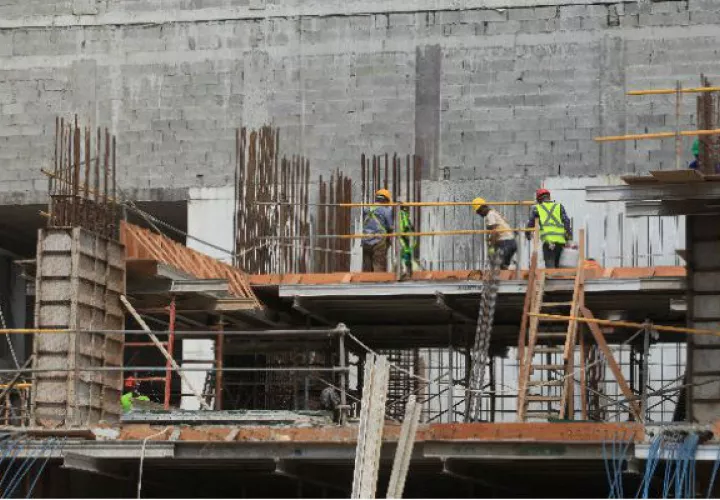 A partir del 1 de julio se le pagará $6.37 por hora a operadores de equipo pesado de la construcción