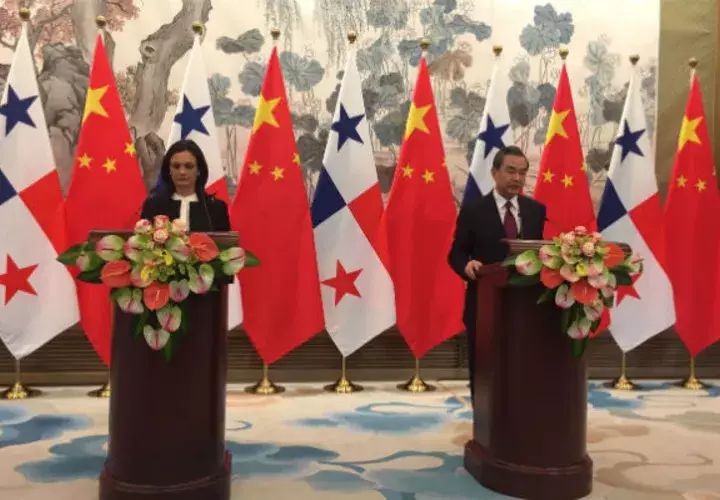 Panamá confirmó hoy relaciones diplomáticas con China Popular.