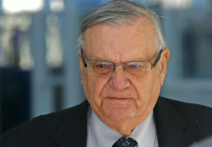 El ex aguacil  Joe Arpaio admitió que desafió la orden de un juez en el 2011. FOTO/AP