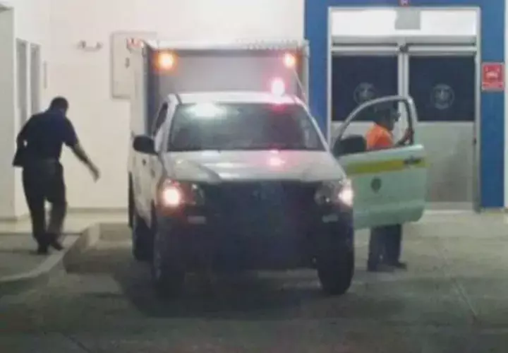 Cadáver fue llevado a la morgue. Foto: Leonardo Machuca G.