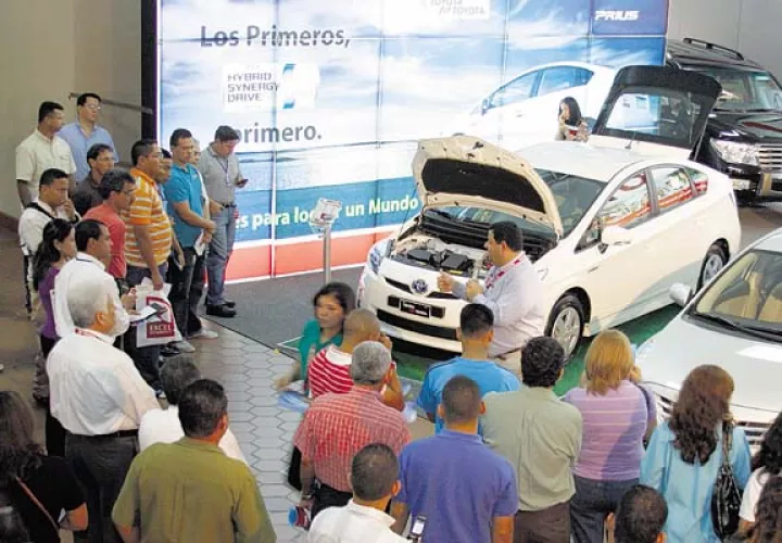 La industria de autos nuevos no pasa por uno de los mejores en el 2017. /Foto Archivo 