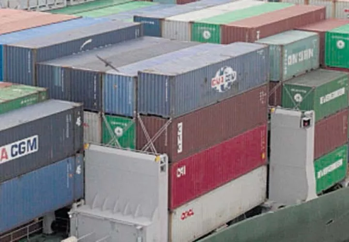 Nuevo récord en el tránsito de portacontenedores por el  Canal