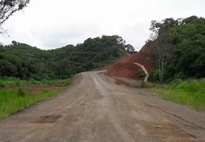 Camino lleva un avance del 65%. /Foto Diómedes Sánchez S.