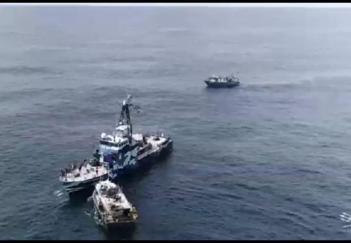 Imagen del incidente, la nave panameña es la del extremo inferior. /Foto Mayra Madrid   