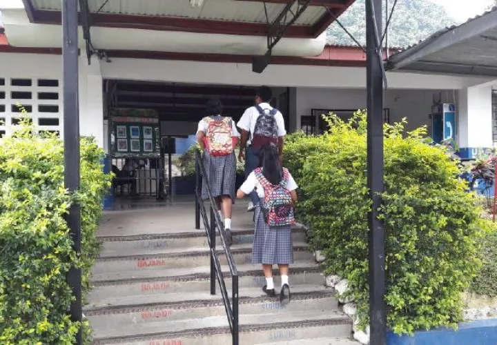 Algunos estudiantes siguen con síntomas todavía. /Foto Elena Valdez