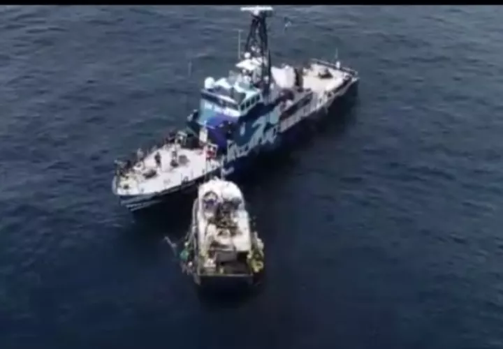 Denuncia de pescadores panameños (nave inferior) fue admitida. /Foto Mayra Madrid 