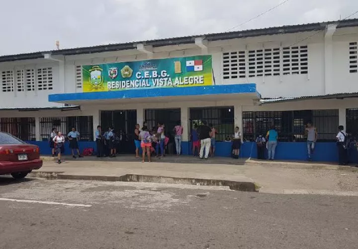 Fachada del Centro de Educación Básica General (CEBG), Residencial Vista Alegre de Arraiján. /Foto Raimundo Rivera 