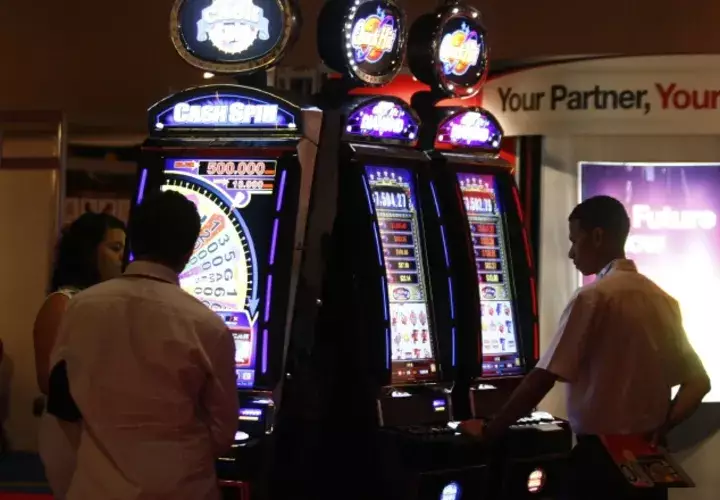 Las apuestas en las máquinas tragamonedas tipo A  cayeron $152 millones en el primer semestre de 2017. /Foto Archivo