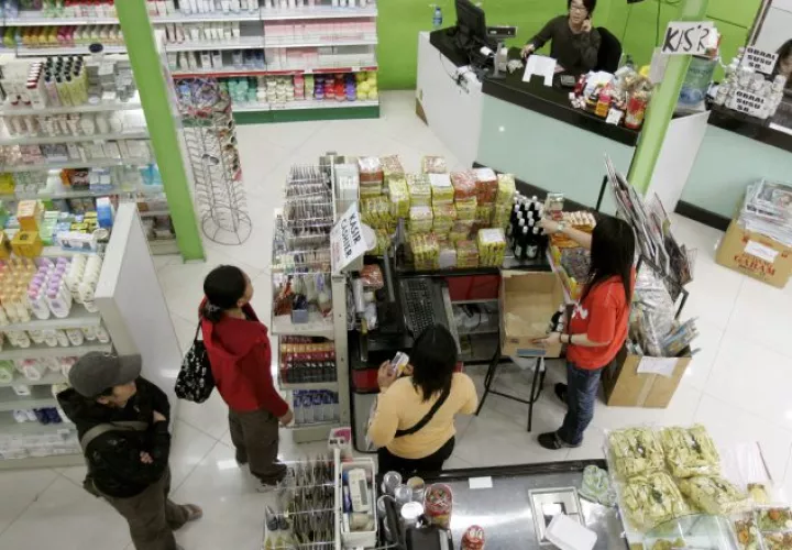 Los precios de los alimentos se mantuvieron invariables en junio. EFE