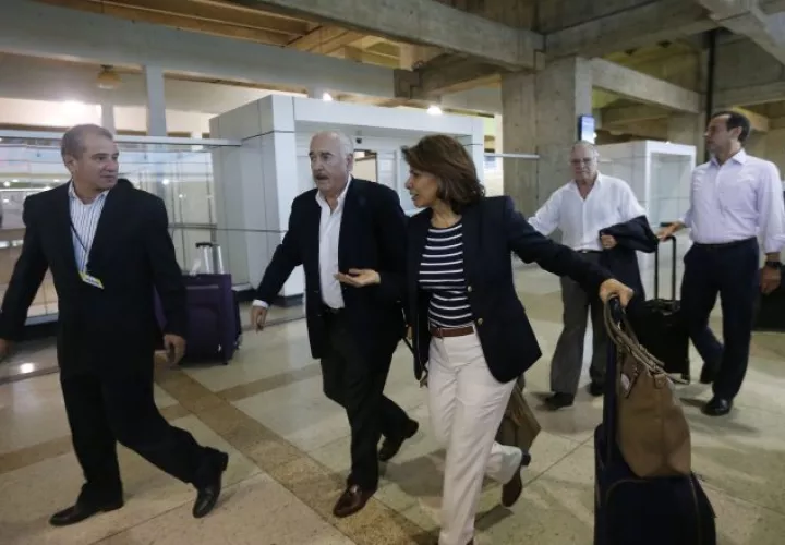 Los exmandatarios Andrés Pastrana, Laura Chinchilla, Jorge Quiroga y Miguel Ángel Rodríguez. AP