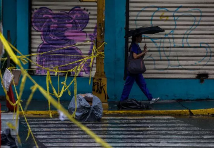 Opositores siguen cerrando las calles en Caracas y otras regiones del país. /Foto EFE