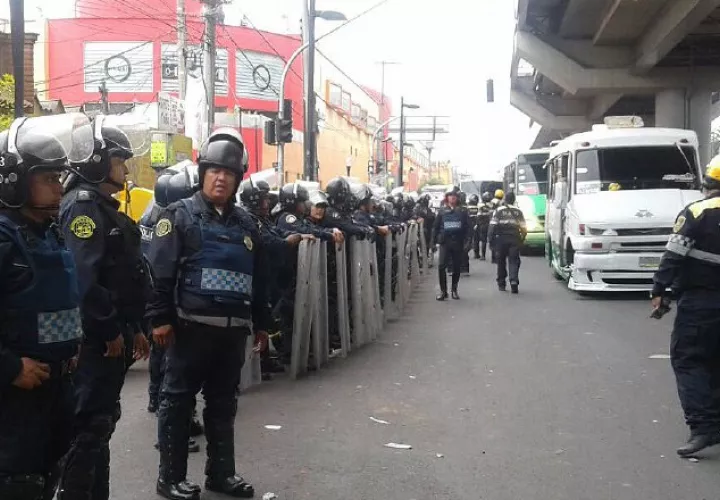 La ciudad de México ha movilizado a mil agentes para acabar con la "amplia y violenta" banda criminal de Tláhuac. EFE