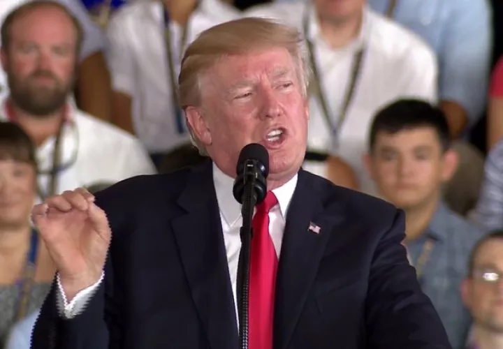 El presidente Donald Trump ha emitido duras críticas contra sus aliados políticos. AP