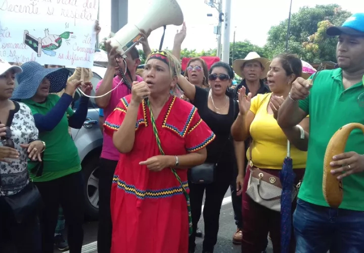 Las protestas que han llevado a cabo los educadores y padres de familia en Horconcitos.