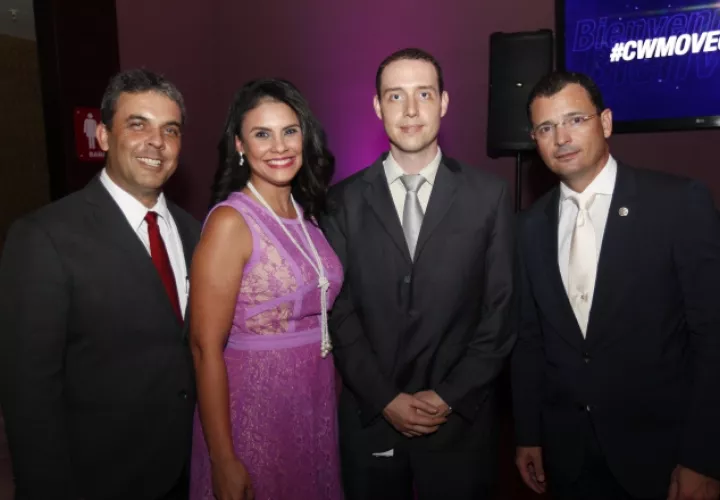 1. Felipe Casanova, Ana Lorena De León, Alejandro García y Julio Spiegel.
