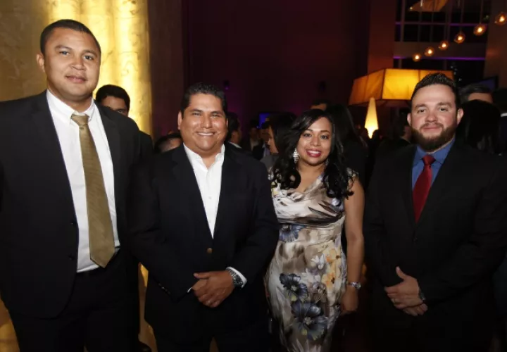 3. Alfredo Quezada, Carlos Pérez, Dianeth Arroyo y David González.