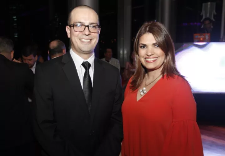 4. Miguel Huertas y Mayli Santamaría.