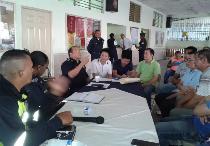 Reunión con el comisionado jefe de la PN en La Chorrera, Víctor Olmedo. 