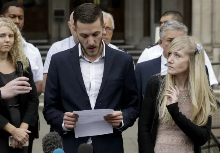 Padres de Charlie Gard. Foto/ AP