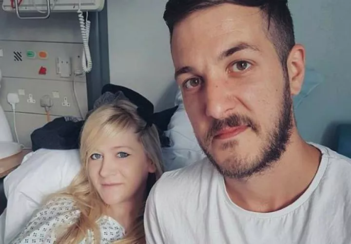 Padres de Charlie Gard. Foto/ AP