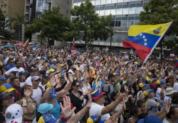 La lucha contra Maduro continúa y se mantendrán en las calles. FOTO/EFE