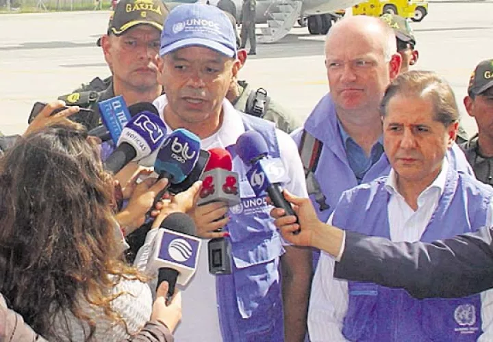 Harley López, habla con los medios. /Foto AP