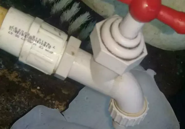 Los habitantes en Guabito necesitan con urgencia el suministro de agua potable. Foto: Leonardo Machuca