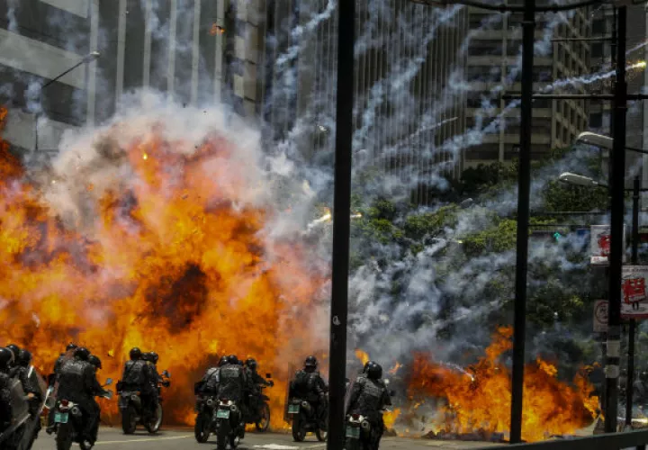 La explosión, ocurrió en la plaza de Altamira de Caracas, sin que de momento se sepa cómo fue causada. FOTO/EFE