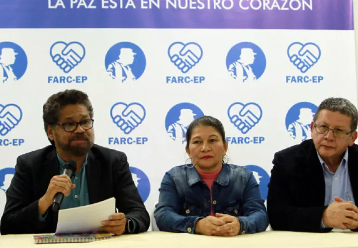 Iván Márquez",que han pactado la paz, "hemos hecho la dejación de las armas para participar en política. Nos dijeron 'señores, dejen las balas por los votos'. FOTO/EFE