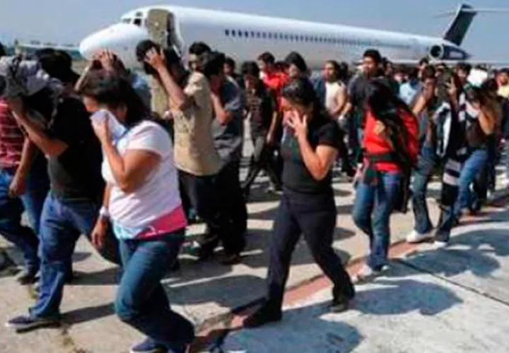 También le hace frente a los deportados. FOTO/EFE