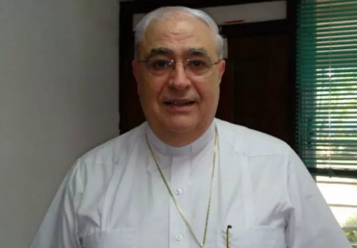 El cardenal José Luis Lacunza intercede por los cubanos para que el Gobierno les dé un estatus legal.