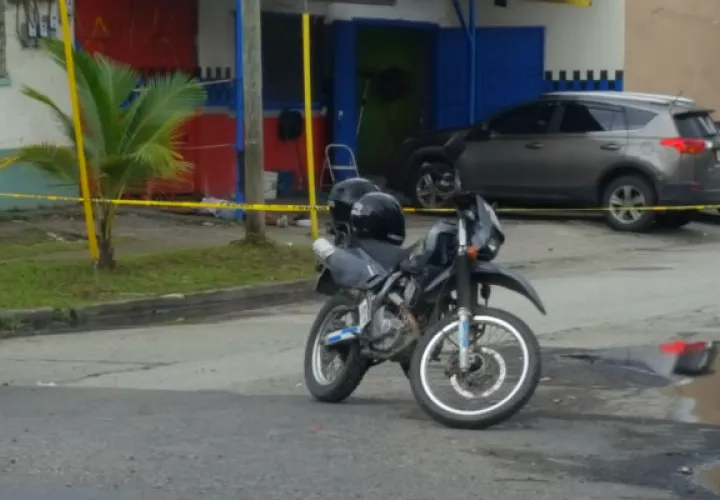 Un sujeto llegó e impacto con arma de fuego al joven que se dedicaba al oficio de lavar autos en un negocio en la Costa Atlántica. Foto: Delfia Cortez 