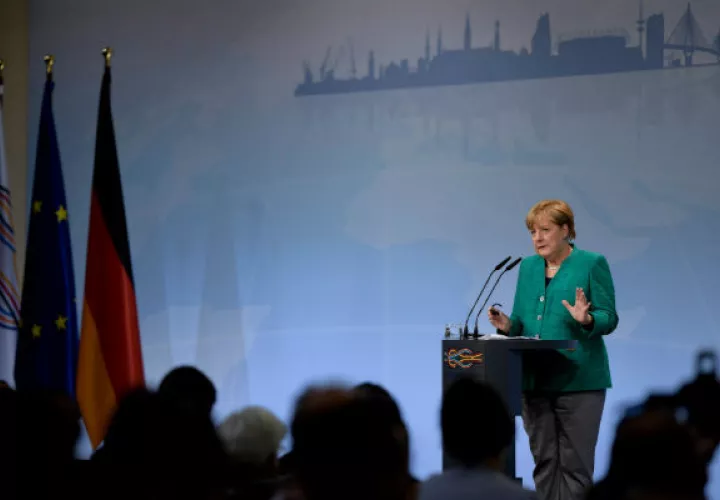 La canciller alemana Ángela Merkel atiende a los periodistas para informar sobre los acuerdos del G20. FOTO/AP