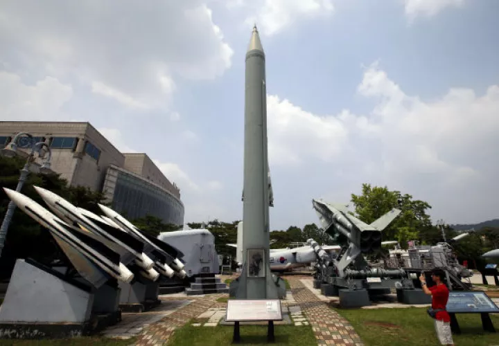 Misil Scud B norcoreano exhibido en Seúl. Foto: EFE