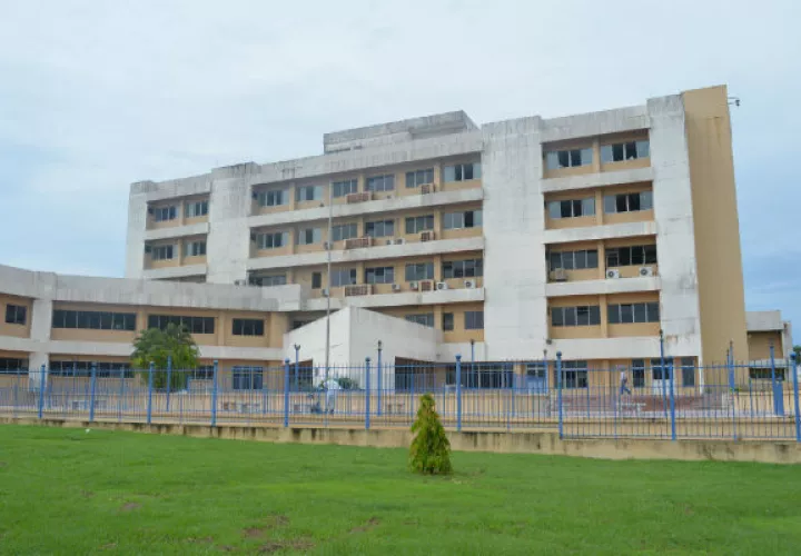 El hospital Nicolás Solano necesita con urgencia varios millones de dólares para hacerle frente a los problemas. Foto: Archivo
