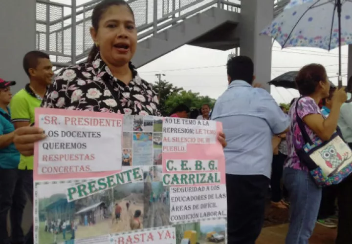 Los manifestantes sostienen que mantendrán su lucha a orillas de la Interamericana en Horconcitos hasta recibir respuesta. Foto: Mayra Madrid