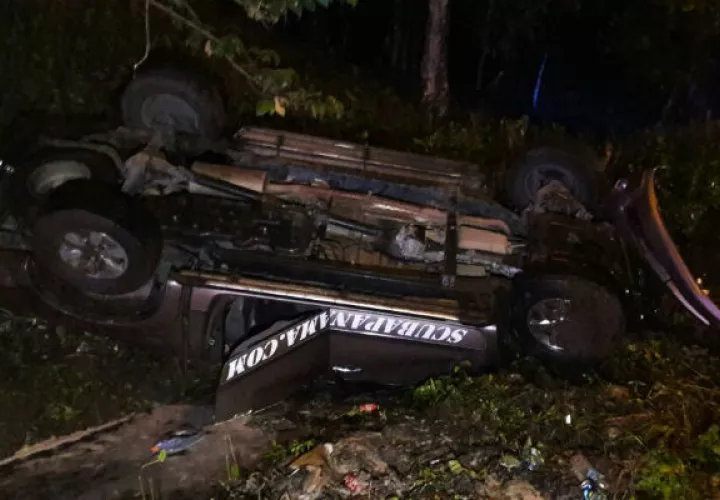 Tras el vuelco de película, el conductor fue atendido en el hospital Manuel Amador Guerrero. Foto: Delfia Cortez